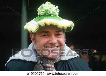 Stock Image - A man wearing a tam-o'-shanter. Fotosearch