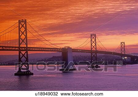 Coucher Soleil Sur Les Pont Baie à San Francisco Depuis Chérissez Ilôt Californie Banque Dimage