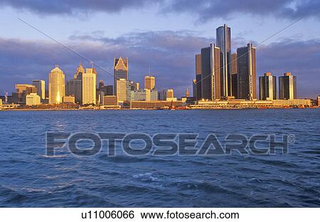 Detroit skyline at sunrise from Windsor, Canada View Large Photo Image Stock Photograph - Detroit skyline at sunrise from Windsor, Canada. Fotosearch