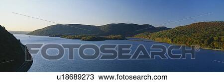 Stock Image - George W. Perkins Memorial Drive in Bear Mountain State Park, Hudson River Valley, New York. Fotosearch