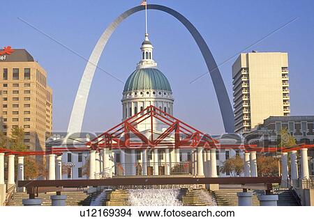 St. Louis Arch and Old Courthouse, MO View Large Photo Image Picture - St. Louis Arch and Old Courthouse, MO. Fotosearch