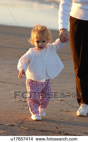 Picture - Children playing in Gimli. Fotosearch