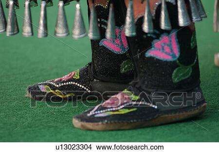 Picture - North American Indigenous Games - 2002. Fotosearch